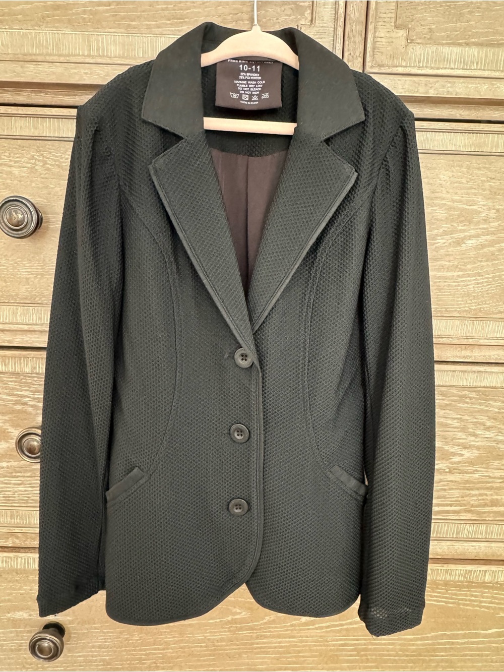 Free Ride Equestrian Classic Black Girls show jacket. Size 10-11
